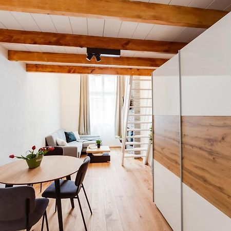 Dream Duplex On Riverside Prague Exterior photo