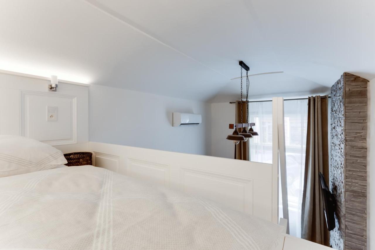 Dream Duplex On Riverside Prague Exterior photo